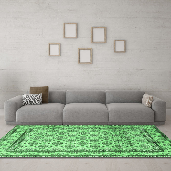Machine Washable Persian Emerald Green Traditional Area Rugs in a Living Room,, wshtr1253emgrn