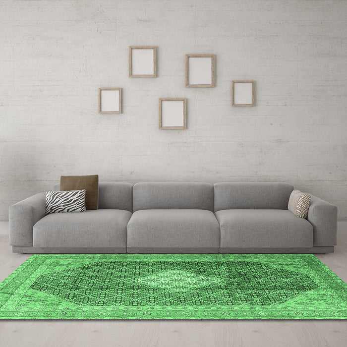 Machine Washable Medallion Emerald Green Traditional Area Rugs in a Living Room,, wshtr1255emgrn