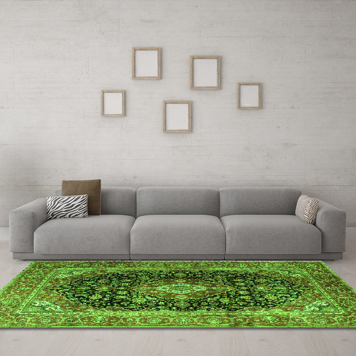 Machine Washable Medallion Green Traditional Area Rugs in a Living Room,, wshtr1257grn