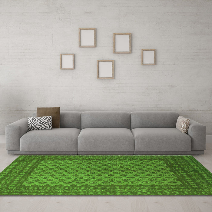 Machine Washable Persian Green Traditional Area Rugs in a Living Room,, wshtr1259grn