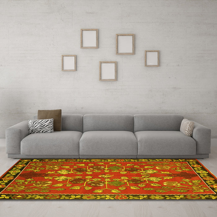 Machine Washable Animal Yellow Traditional Rug in a Living Room, wshtr125yw