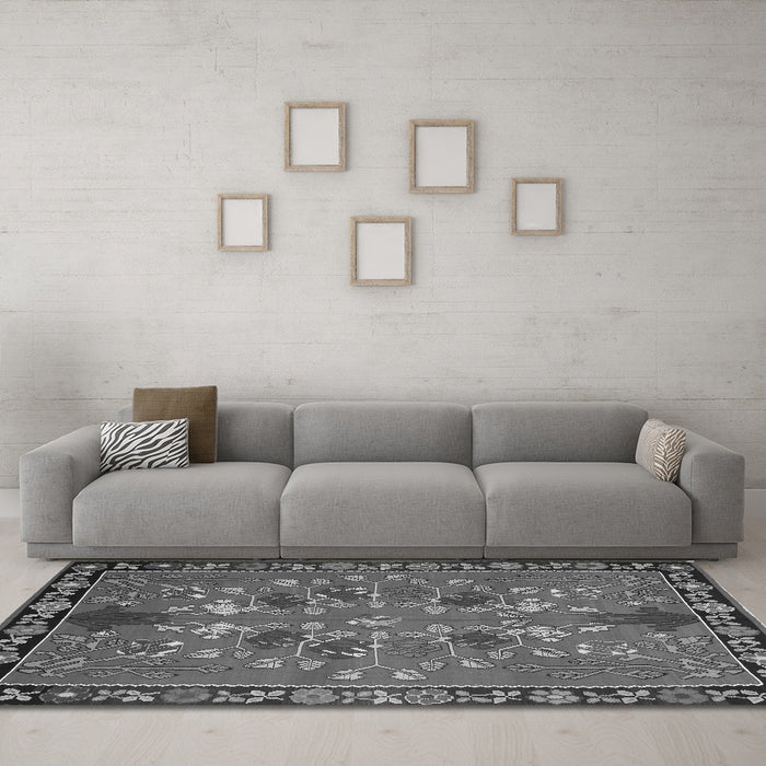 Machine Washable Animal Gray Traditional Rug in a Living Room,, wshtr125gry