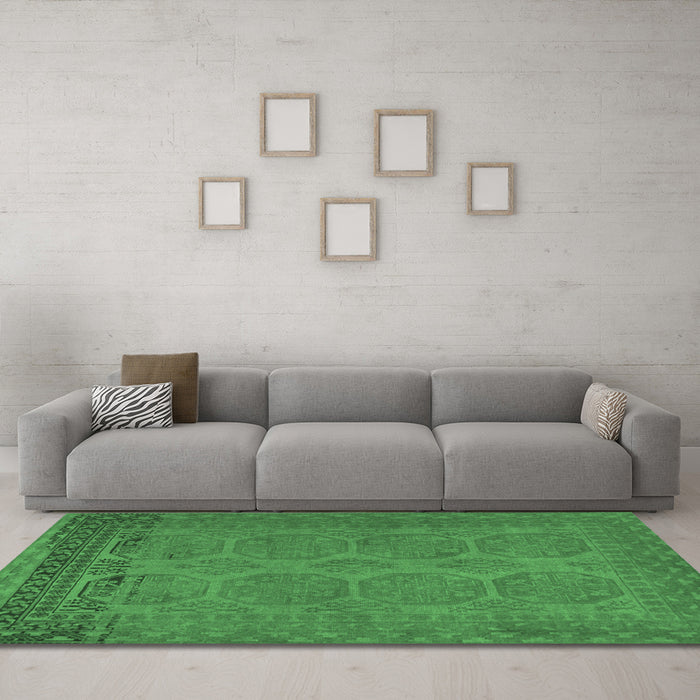 Machine Washable Persian Emerald Green Traditional Area Rugs in a Living Room,, wshtr1260emgrn