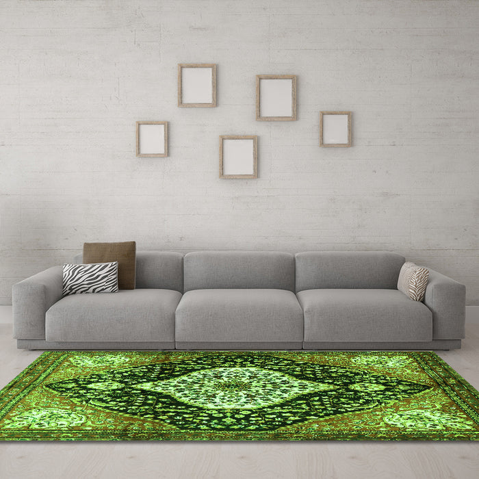 Machine Washable Persian Green Traditional Area Rugs in a Living Room,, wshtr1261grn