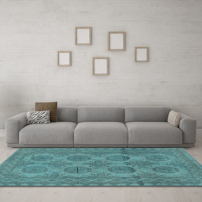 Machine Washable Persian Light Blue Traditional Rug in a Living Room, wshtr1262lblu