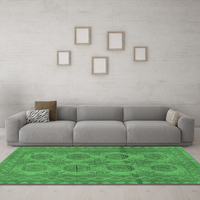Machine Washable Persian Emerald Green Traditional Area Rugs in a Living Room,, wshtr1262emgrn