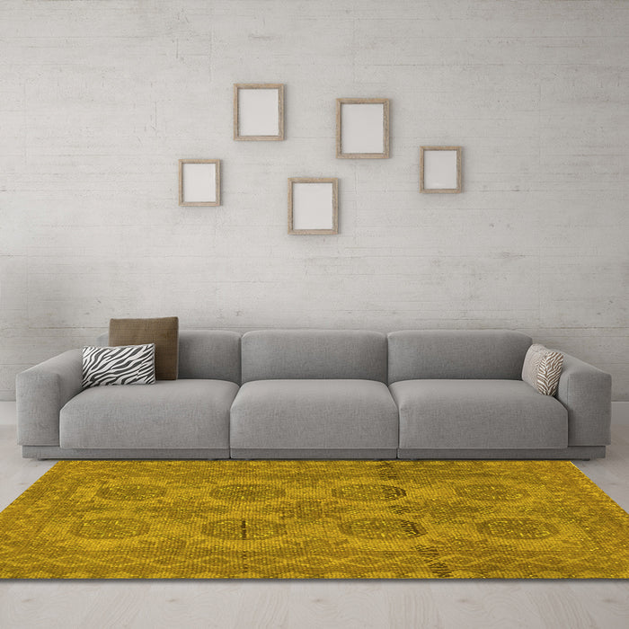 Machine Washable Persian Yellow Traditional Rug in a Living Room, wshtr1262yw