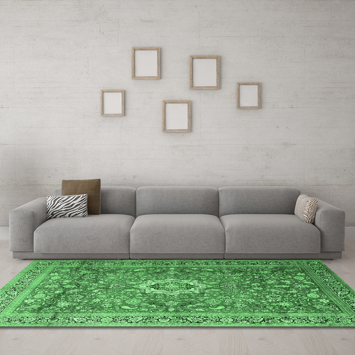 Machine Washable Medallion Emerald Green Traditional Area Rugs in a Living Room,, wshtr1265emgrn