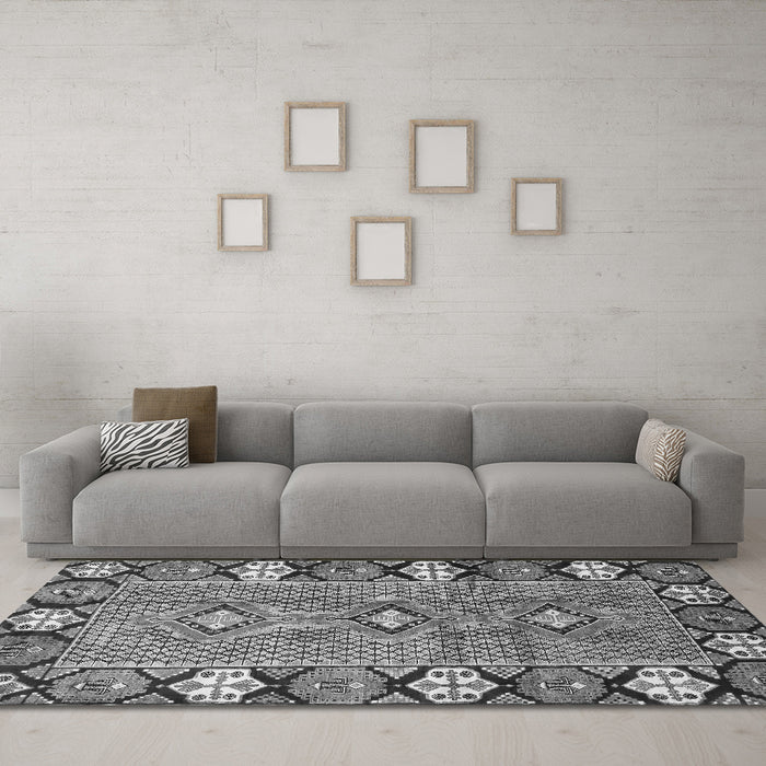 Machine Washable Persian Gray Traditional Rug in a Living Room,, wshtr1269gry