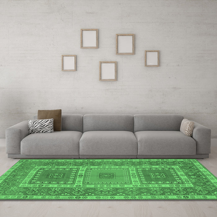 Machine Washable Persian Emerald Green Traditional Area Rugs in a Living Room,, wshtr126emgrn