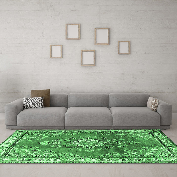 Machine Washable Medallion Emerald Green Traditional Area Rugs in a Living Room,, wshtr1270emgrn