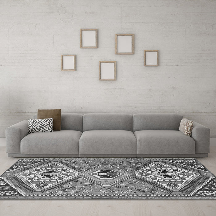 Machine Washable Persian Gray Traditional Rug in a Living Room,, wshtr1271gry