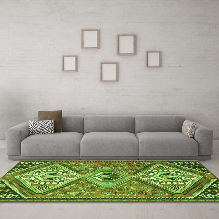 Machine Washable Persian Green Traditional Area Rugs in a Living Room,, wshtr1271grn