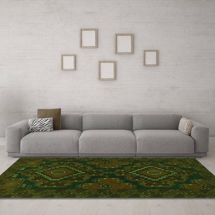Machine Washable Persian Green Traditional Area Rugs in a Living Room,, wshtr1273grn