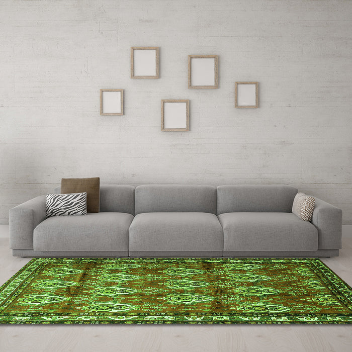 Machine Washable Persian Green Traditional Area Rugs in a Living Room,, wshtr1278grn