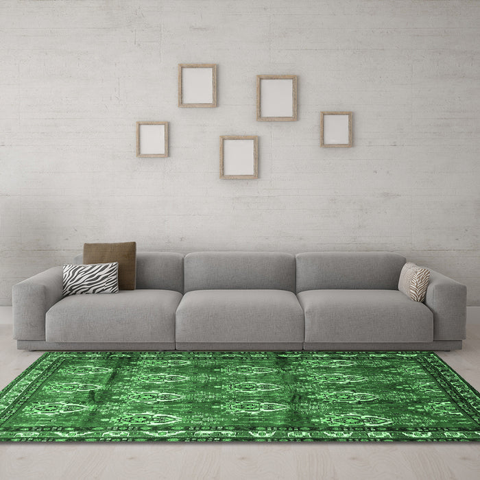 Machine Washable Persian Emerald Green Traditional Area Rugs in a Living Room,, wshtr1278emgrn
