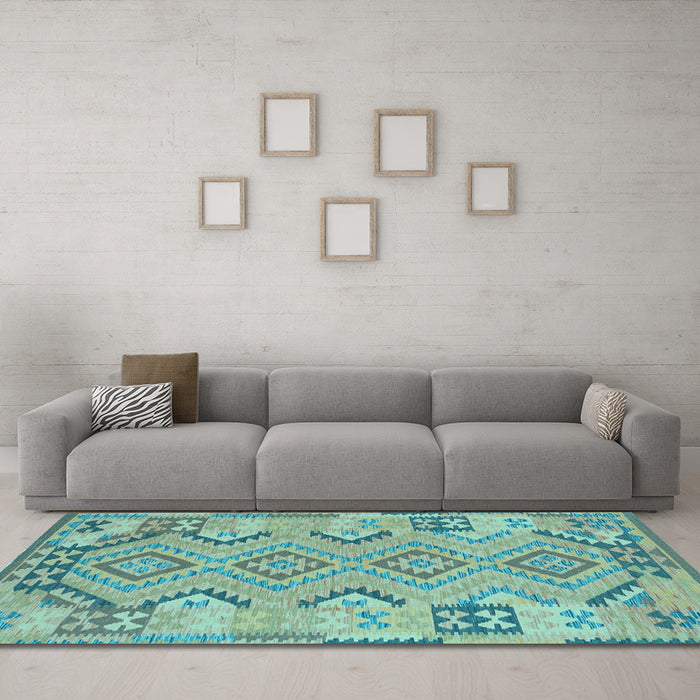 Machine Washable Persian Light Blue Traditional Rug in a Living Room, wshtr1281lblu
