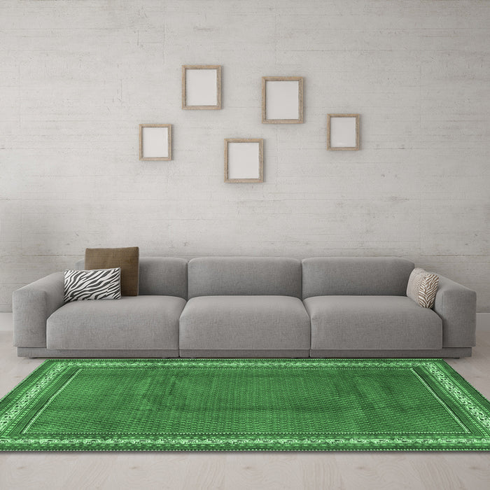 Machine Washable Persian Emerald Green Traditional Area Rugs in a Living Room,, wshtr1283emgrn