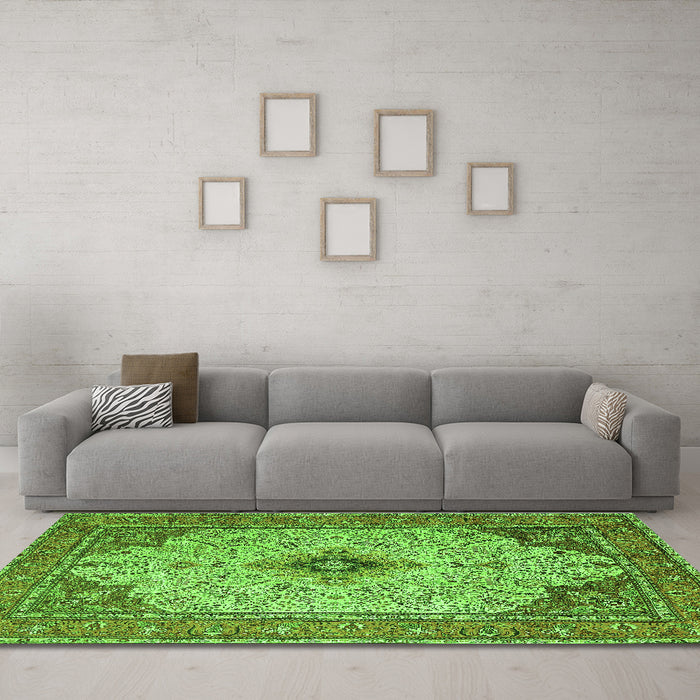 Machine Washable Persian Green Traditional Area Rugs in a Living Room,, wshtr1287grn