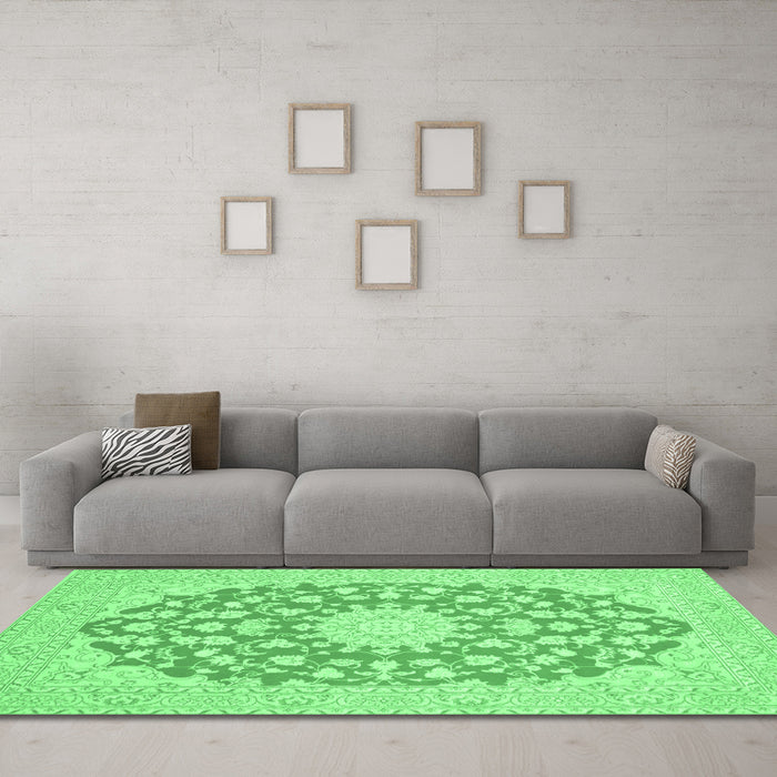 Machine Washable Medallion Emerald Green Traditional Area Rugs in a Living Room,, wshtr128emgrn