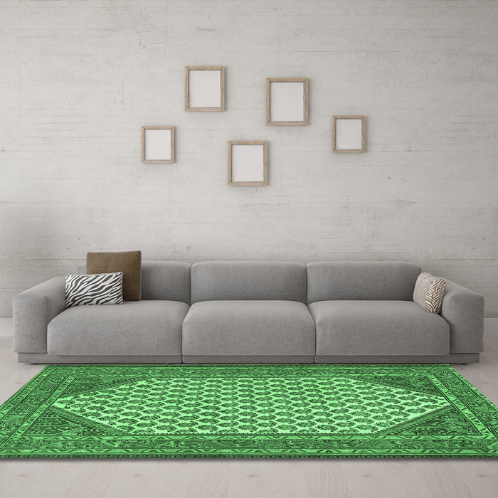 Machine Washable Persian Emerald Green Traditional Area Rugs in a Living Room,, wshtr1290emgrn