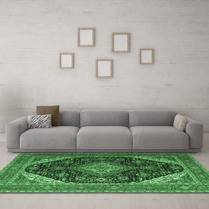 Machine Washable Medallion Emerald Green Traditional Area Rugs in a Living Room,, wshtr1291emgrn