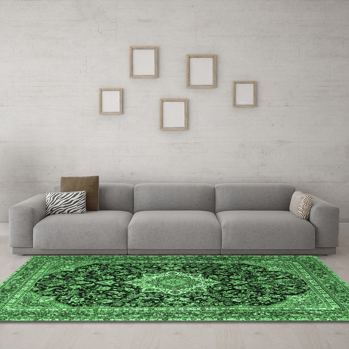 Machine Washable Medallion Emerald Green Traditional Area Rugs in a Living Room,, wshtr1292emgrn