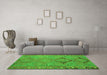 Machine Washable Persian Green Traditional Area Rugs in a Living Room,, wshtr1297grn