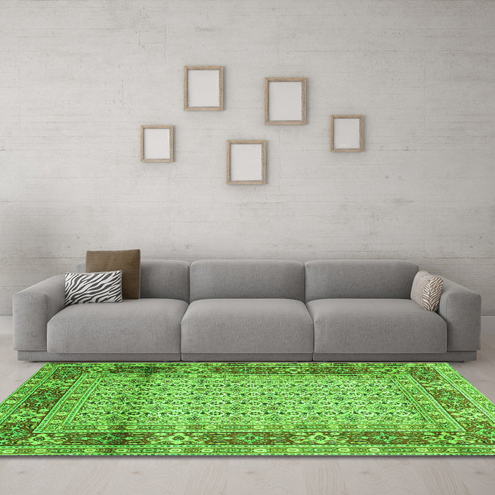 Machine Washable Persian Green Traditional Area Rugs in a Living Room,, wshtr1301grn