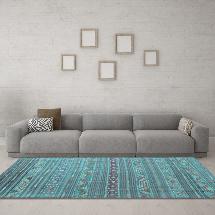Machine Washable Persian Light Blue Traditional Rug in a Living Room, wshtr1302lblu