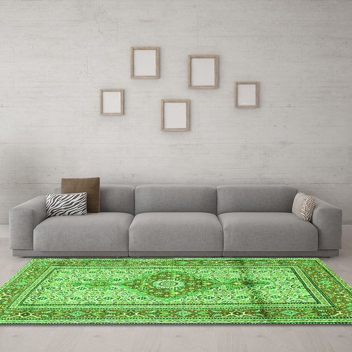 Machine Washable Medallion Green Traditional Area Rugs in a Living Room,, wshtr1304grn