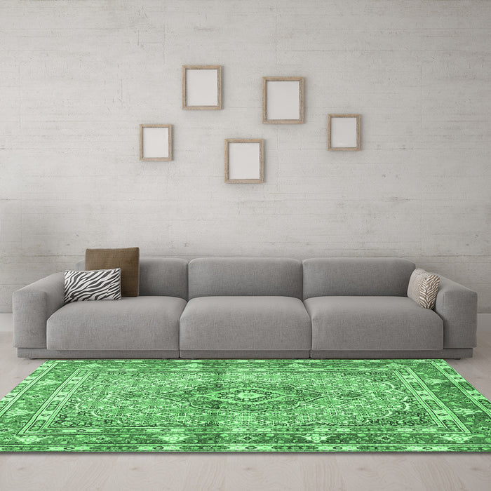 Machine Washable Medallion Emerald Green Traditional Area Rugs in a Living Room,, wshtr1307emgrn