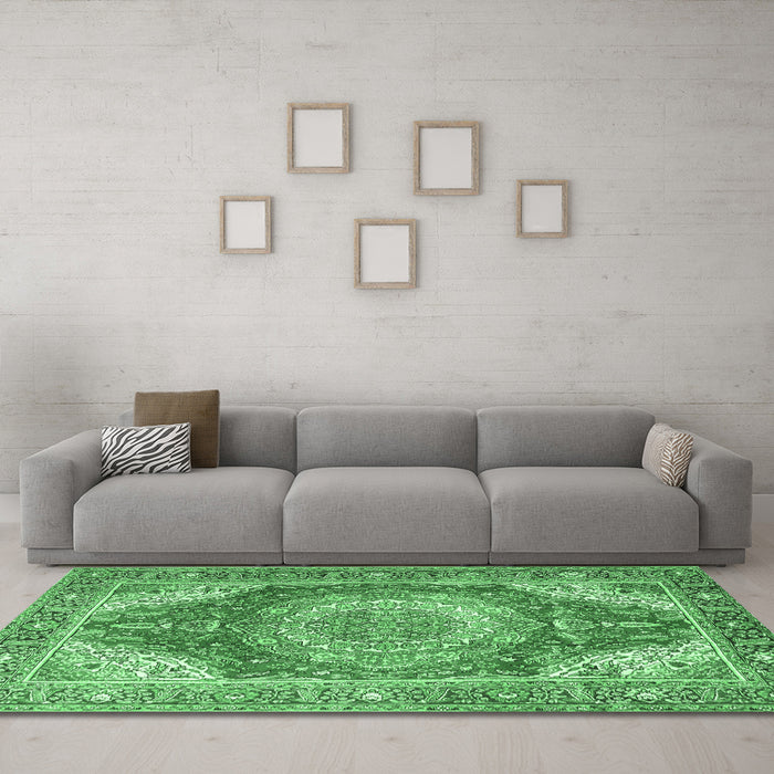Machine Washable Medallion Emerald Green Traditional Area Rugs in a Living Room,, wshtr1309emgrn