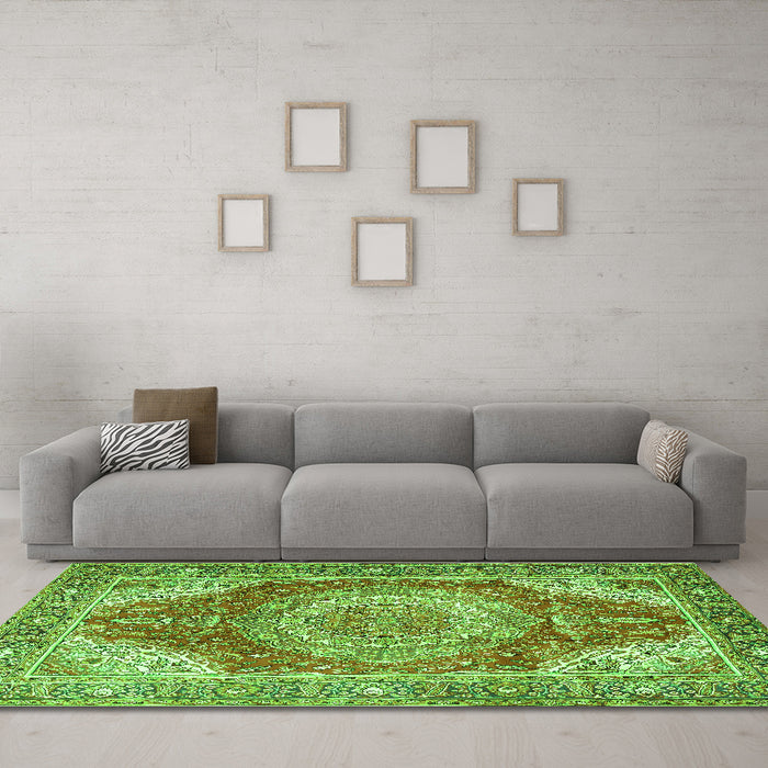 Machine Washable Medallion Green Traditional Area Rugs in a Living Room,, wshtr1309grn