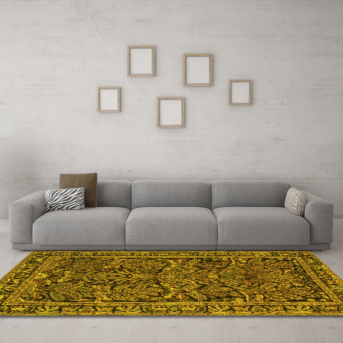 Machine Washable Persian Yellow Traditional Rug in a Living Room, wshtr130yw