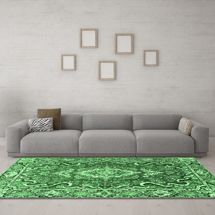 Machine Washable Medallion Emerald Green Traditional Area Rugs in a Living Room,, wshtr1311emgrn