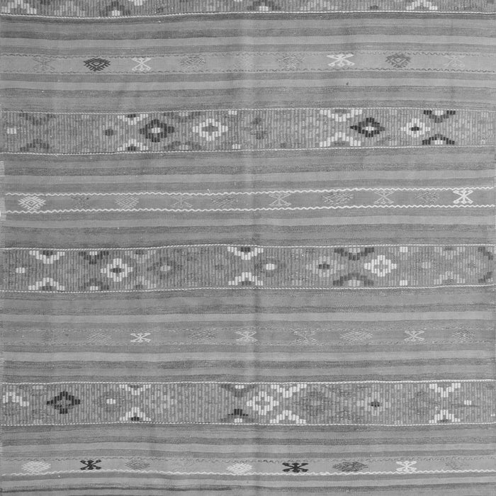 Serging Thickness of Machine Washable Southwestern Gray Country Rug, wshtr1317gry