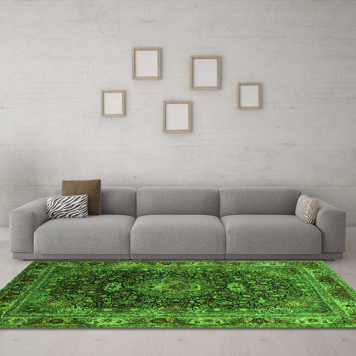 Machine Washable Medallion Green Traditional Area Rugs in a Living Room,, wshtr131grn