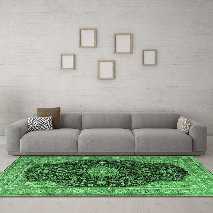 Machine Washable Medallion Emerald Green Traditional Area Rugs in a Living Room,, wshtr1321emgrn