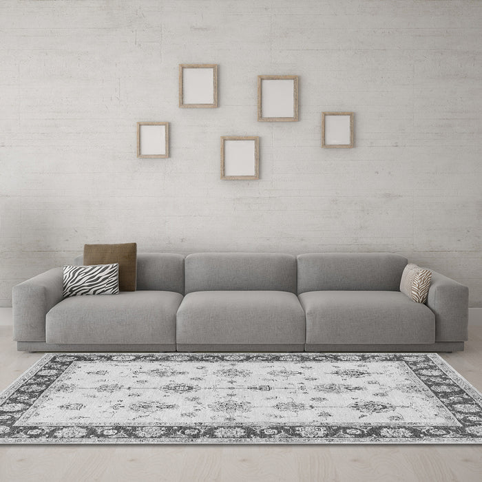 Machine Washable Persian Gray Traditional Rug in a Living Room,, wshtr1327gry