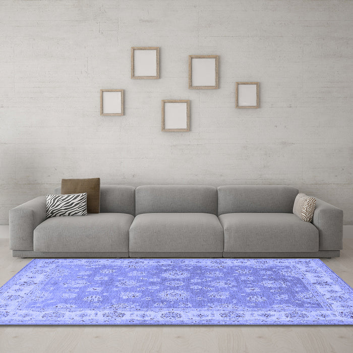 Machine Washable Persian Blue Traditional Rug in a Living Room, wshtr1328blu