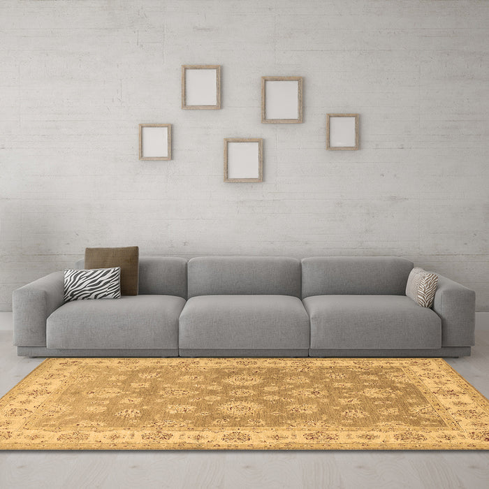 Machine Washable Persian Brown Traditional Rug in a Living Room,, wshtr1328brn