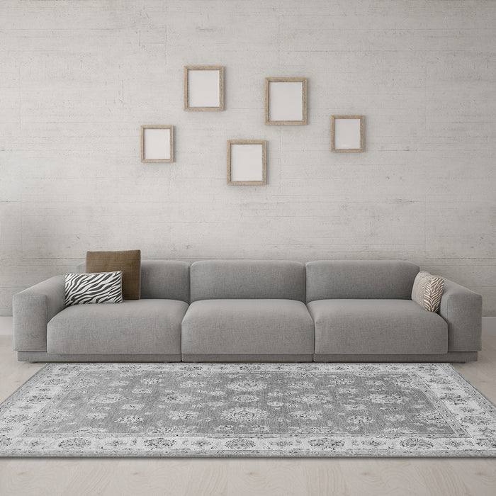 Machine Washable Persian Gray Traditional Rug in a Living Room,, wshtr1328gry