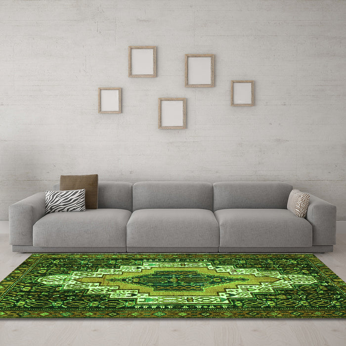 Machine Washable Persian Green Traditional Area Rugs in a Living Room,, wshtr1331grn