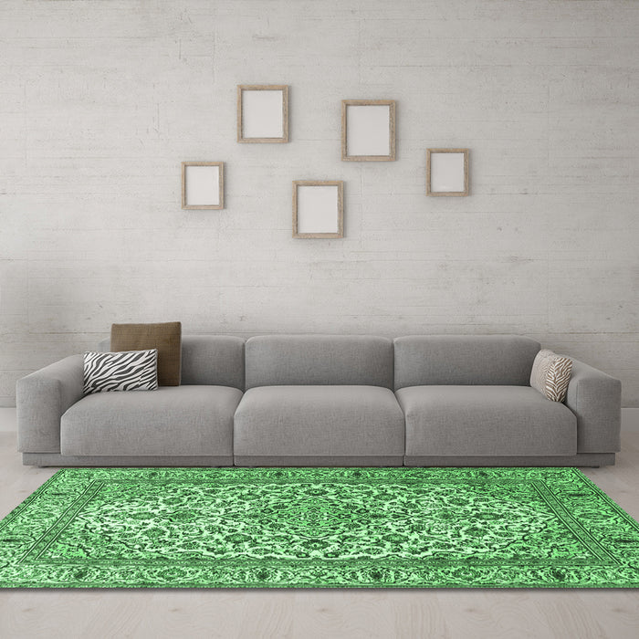 Machine Washable Persian Emerald Green Traditional Area Rugs in a Living Room,, wshtr1332emgrn