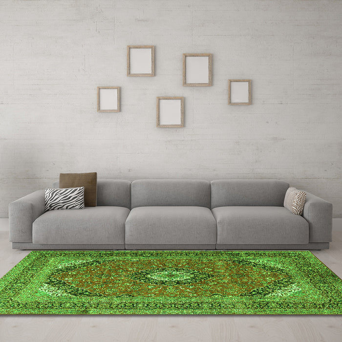 Machine Washable Medallion Green Traditional Area Rugs in a Living Room,, wshtr1333grn