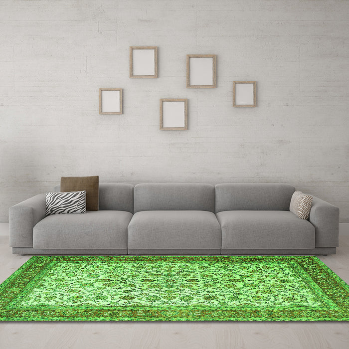 Machine Washable Persian Green Traditional Area Rugs in a Living Room,, wshtr1334grn