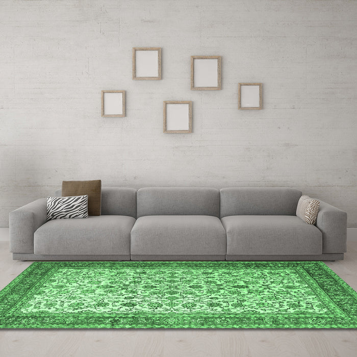 Machine Washable Persian Emerald Green Traditional Area Rugs in a Living Room,, wshtr1334emgrn