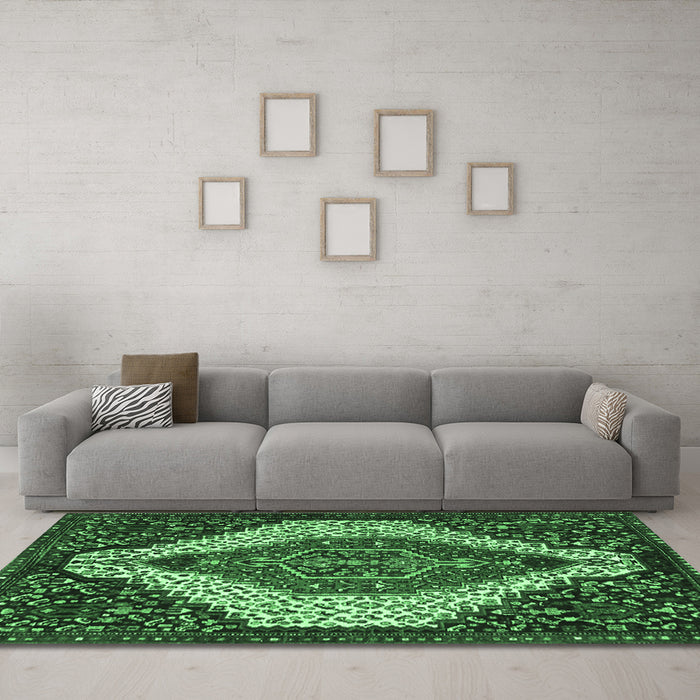 Machine Washable Persian Emerald Green Traditional Area Rugs in a Living Room,, wshtr1336emgrn