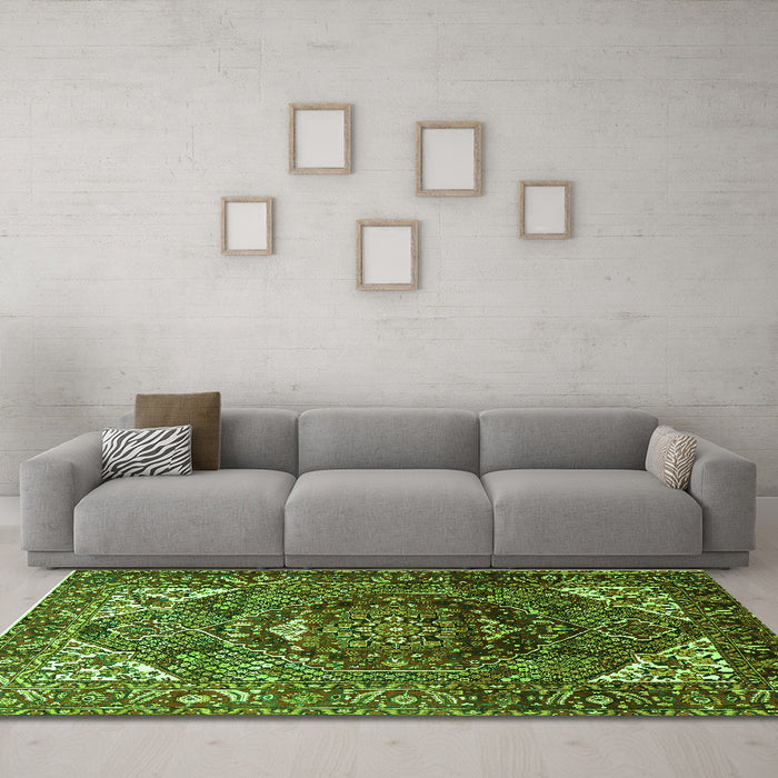 Machine Washable Persian Green Traditional Area Rugs in a Living Room,, wshtr1339grn